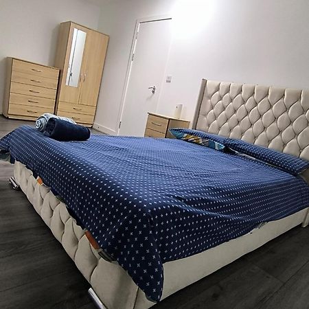 אולדברי Spacious Full Home - Perfect For Families & Groups מראה חיצוני תמונה